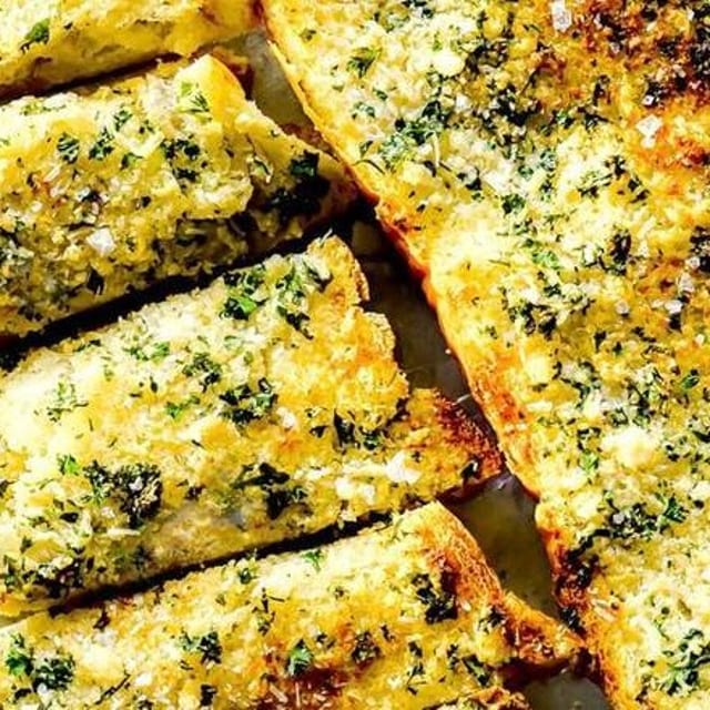Joey the Garlic Bread King Special Garlic Bread 👑👑👑👑👑👑.